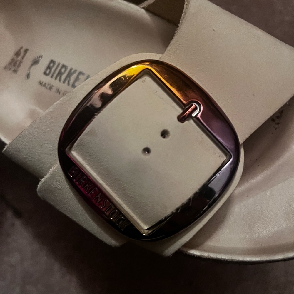 Birkenstock Off-White Sandals with Metallic Buckle - Picture 2 of 5